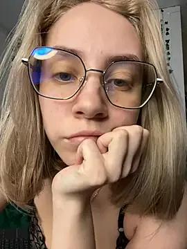 Kitty_Katrine from StripChat