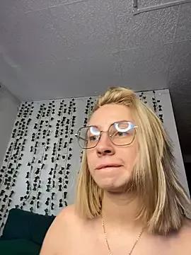 Kitty_Katrine from StripChat