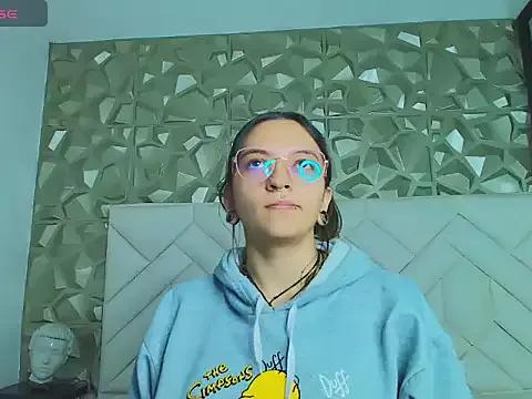 Kitty_ravee from StripChat is Freechat