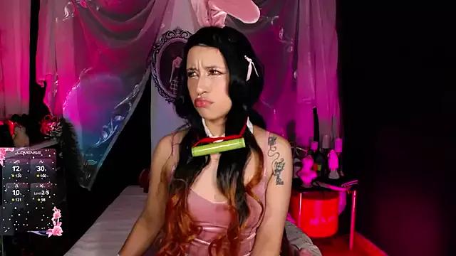 Girls: discover live performances with matured cam models, from teasing to fixations, in a variety of stunning live sex cams.