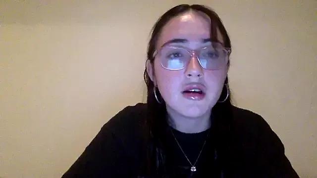 kittygrl302 from StripChat