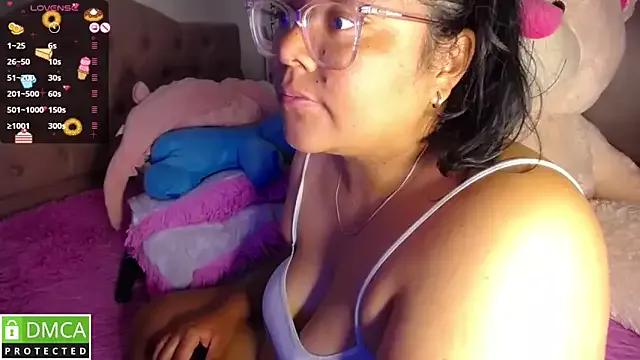 Girls: discover live performances with matured cam models, from teasing to fixations, in a variety of stunning live sex cams.