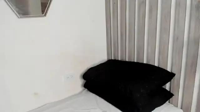Girls: discover live performances with matured cam models, from teasing to fixations, in a variety of stunning live sex cams.
