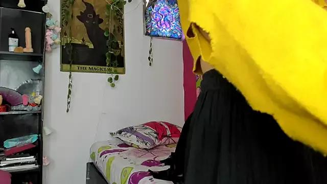 Girls: discover live performances with matured cam models, from teasing to fixations, in a variety of stunning live sex cams.