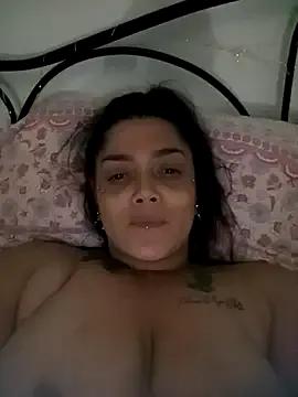 Girls: discover live performances with matured cam models, from teasing to fixations, in a variety of stunning live sex cams.