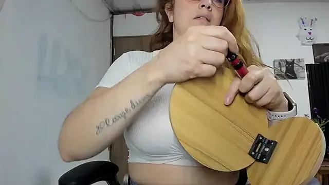 Girls: discover live performances with matured cam models, from teasing to fixations, in a variety of stunning live sex cams.