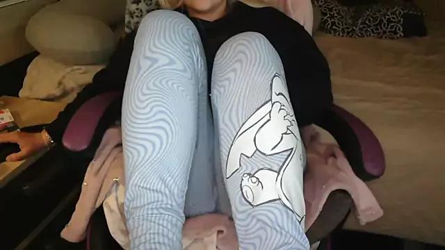 LaRa_forU from StripChat