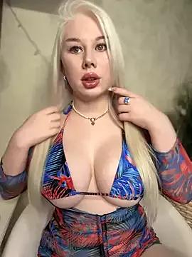 LaraHollywood from StripChat is Freechat