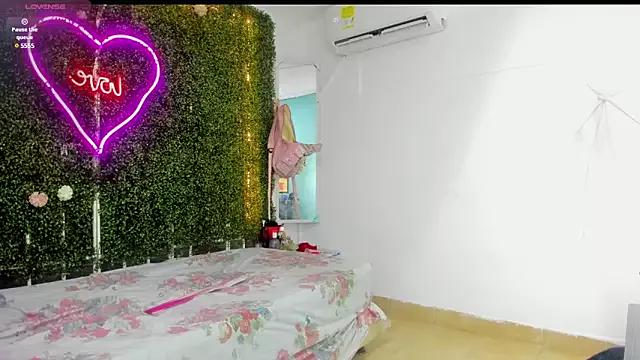 Girls: discover live performances with matured cam models, from teasing to fixations, in a variety of stunning live sex cams.