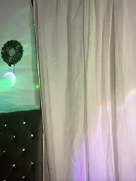 Laura_Boston from StripChat is Freechat
