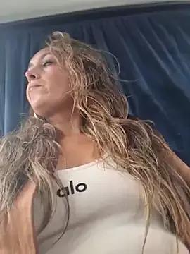 Girls: discover live performances with matured cam models, from teasing to fixations, in a variety of stunning live sex cams.
