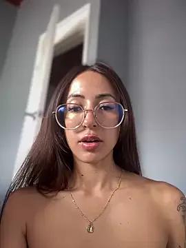 Girls: discover live performances with matured cam models, from teasing to fixations, in a variety of stunning live sex cams.