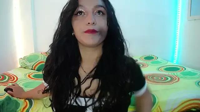 Laurenkenner_ from StripChat is Freechat