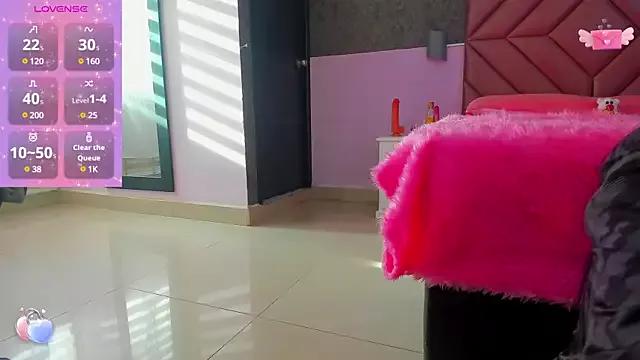 layla_santana from StripChat