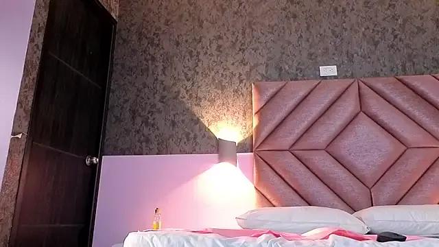 layla_santana from StripChat