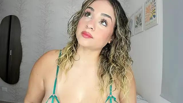 layla_vanegas from StripChat