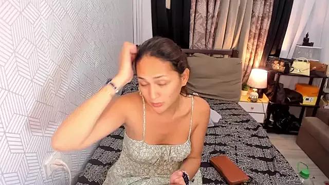 LegendaryNicole from StripChat