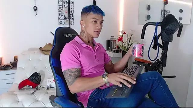 Girls: discover live performances with matured cam models, from teasing to fixations, in a variety of stunning live sex cams.
