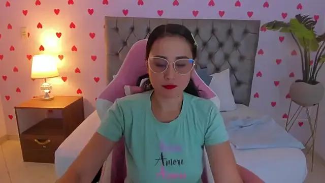 Girls: discover live performances with matured cam models, from teasing to fixations, in a variety of stunning live sex cams.