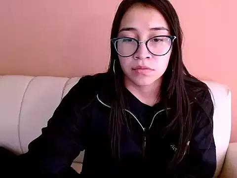 Girls: discover live performances with matured cam models, from teasing to fixations, in a variety of stunning live sex cams.