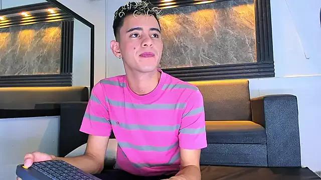 liaam_mendoza from StripChat