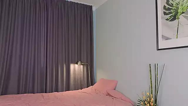Girls: discover live performances with matured cam models, from teasing to fixations, in a variety of stunning live sex cams.