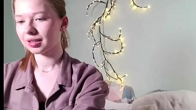 LiliMooooon from StripChat