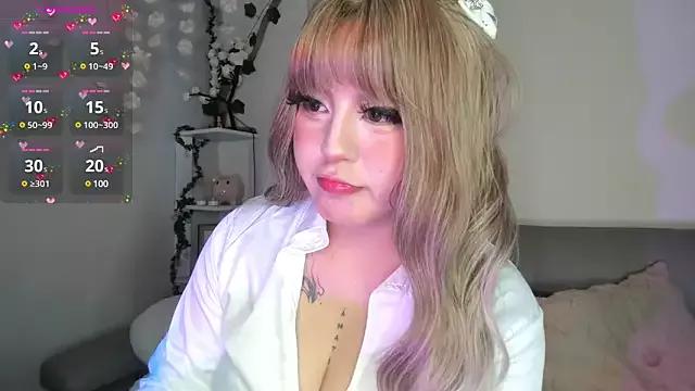 Girls: discover live performances with matured cam models, from teasing to fixations, in a variety of stunning live sex cams.