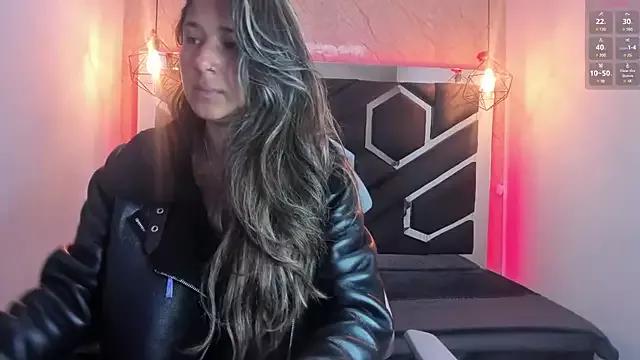 Girls: discover live performances with matured cam models, from teasing to fixations, in a variety of stunning live sex cams.