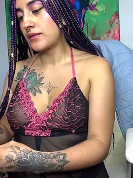 Girls: discover live performances with matured cam models, from teasing to fixations, in a variety of stunning live sex cams.