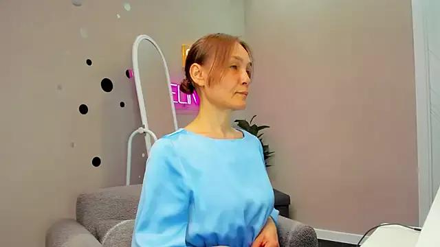 Girls: discover live performances with matured cam models, from teasing to fixations, in a variety of stunning live sex cams.