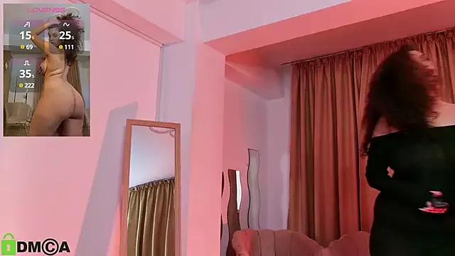 LillyKnight from StripChat