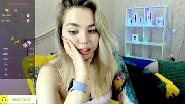 LillyMoure_ from StripChat