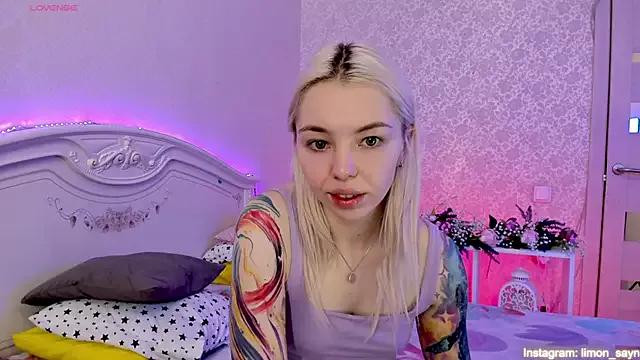 LillyMoure_ from StripChat