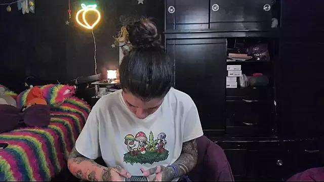 Lilmarieee from StripChat