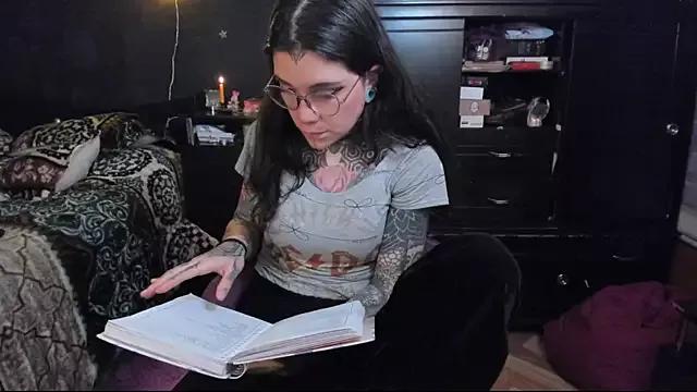 Lilmarieee from StripChat
