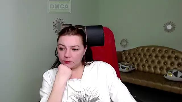 Girls: discover live performances with matured cam models, from teasing to fixations, in a variety of stunning live sex cams.