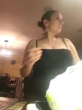 lilyhornyhousewife from StripChat