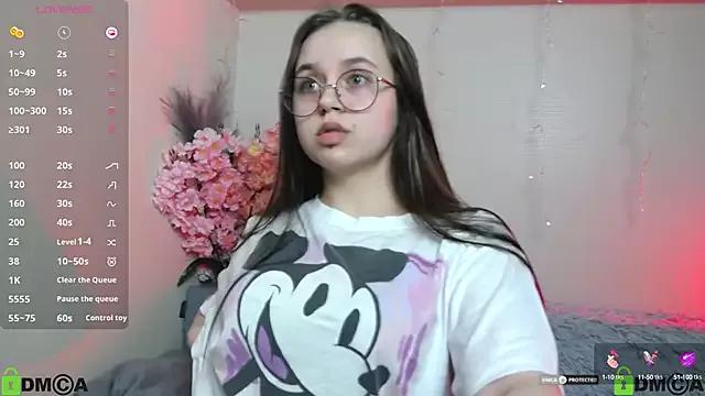 Girls: discover live performances with matured cam models, from teasing to fixations, in a variety of stunning live sex cams.