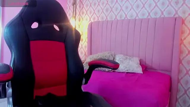 LILYTHOMASS1 from StripChat