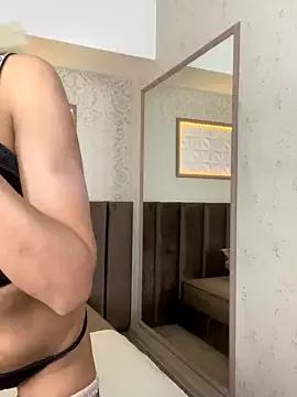 Lilyy_Banks from StripChat