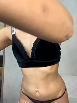 Lilyy_Banks from StripChat