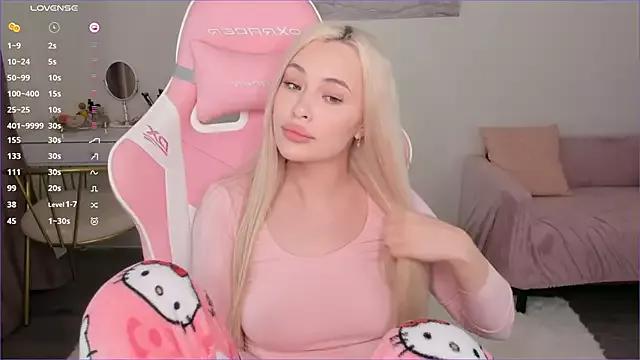 Girls: discover live performances with matured cam models, from teasing to fixations, in a variety of stunning live sex cams.