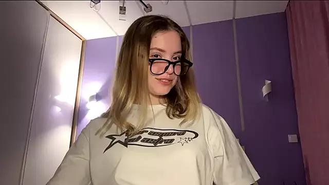 Girls: discover live performances with matured cam models, from teasing to fixations, in a variety of stunning live sex cams.
