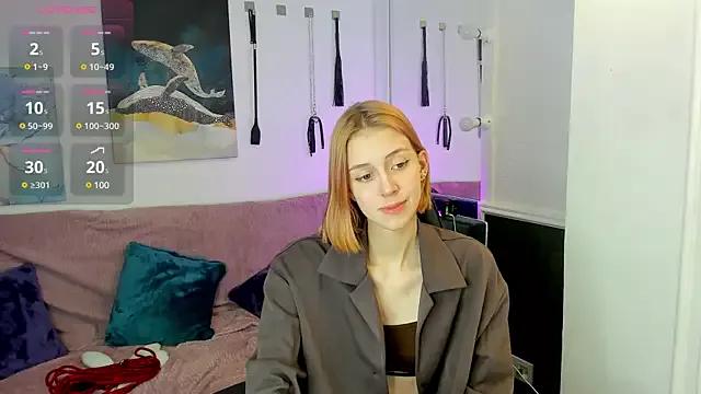 Linapuff from StripChat is Freechat
