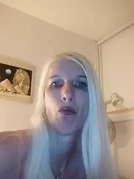 Linda395 from StripChat is Freechat