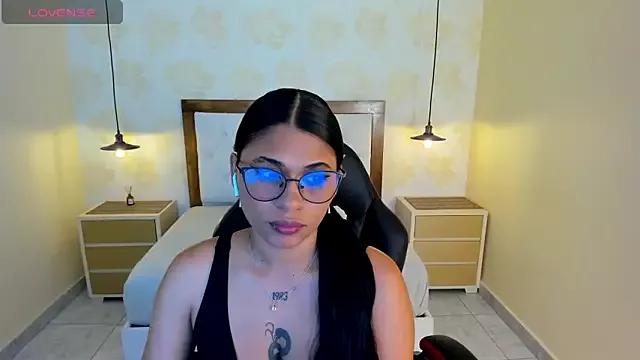 Girls: discover live performances with matured cam models, from teasing to fixations, in a variety of stunning live sex cams.