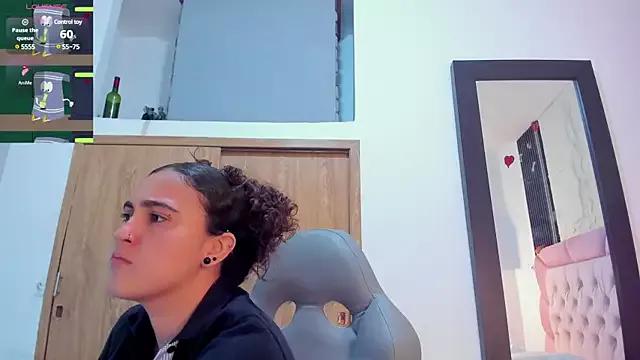 Girls: discover live performances with matured cam models, from teasing to fixations, in a variety of stunning live sex cams.