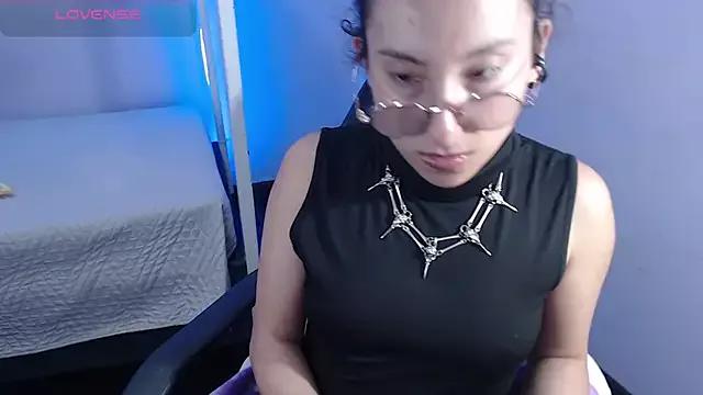 little__amy_ from StripChat