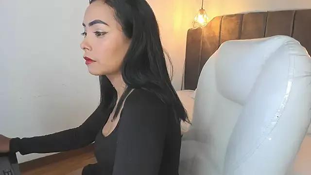 Girls: discover live performances with matured cam models, from teasing to fixations, in a variety of stunning live sex cams.